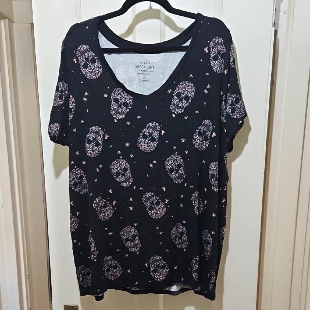 Torrid Black Skull Print T-Shirt Size 3